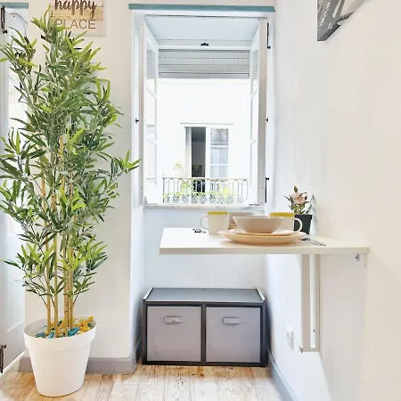 Bellarosa Flat In Bairro Alto By Homeful Homes Lizbona